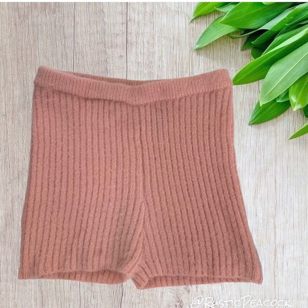 Eloquii Shorts Women's Size 14 Or 16 Pink High Rise Stretchy Heavy Knit Pull On - Picture 2 of 6